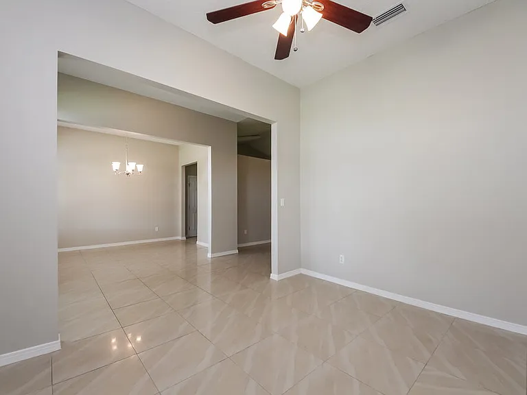 3209 Silverado Cir — Photo 2