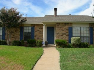 2121 Chatsworth Rd, Carrollton, TX 75007