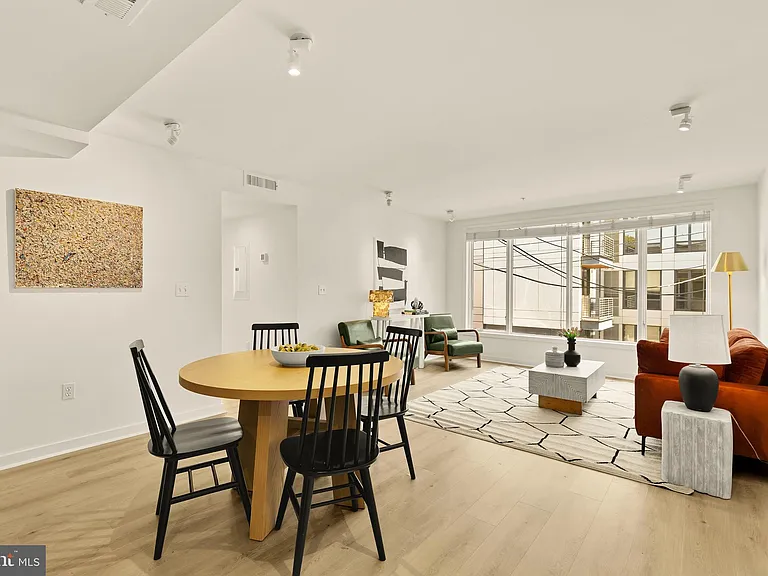 1423 Newton St NW #204 — Photo 10