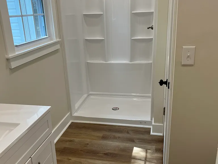 404 Winston St — Photo 12