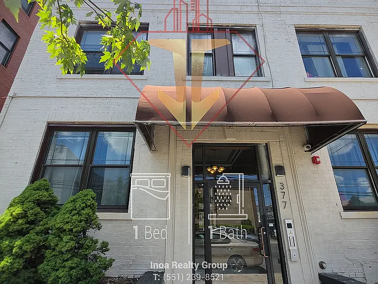 377 Danforth Ave #4 — Photo 1