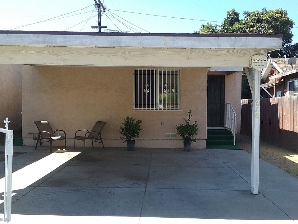 1st image of 1016 W 67th St