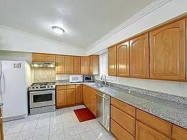 3rd image of 1837 Seaview Dr