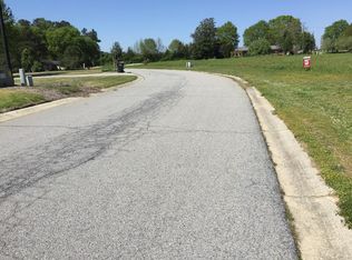 34 Walker Lake Dr, Carrollton, GA 30117