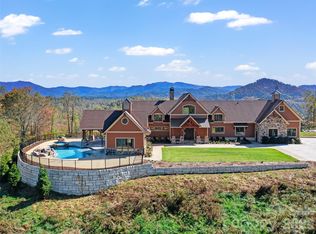 946 Ridge Rd, Green Mountain, NC 28740