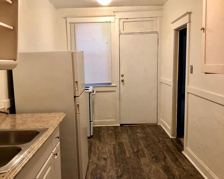 1st image of 3208 E 11th St Unit 3E