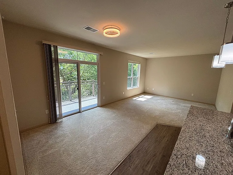 Lincoln Street Apartments — Photo 96