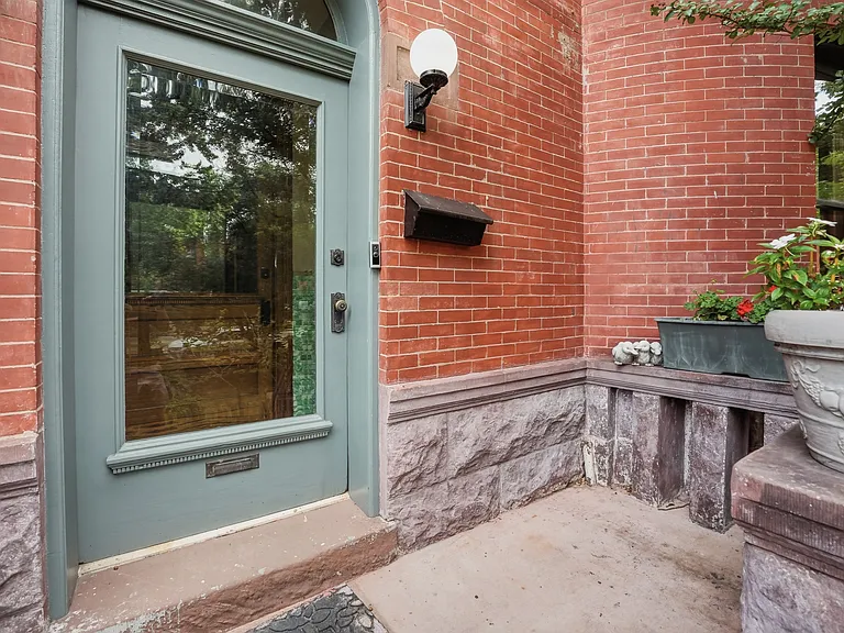 922 E Capitol St NE — Photo 5