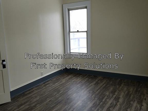5th image of 415 Woodlawn Ave