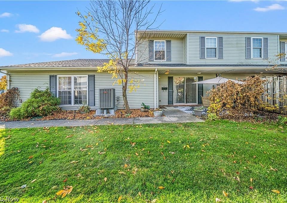 1st image of 7987 Carriage Cir