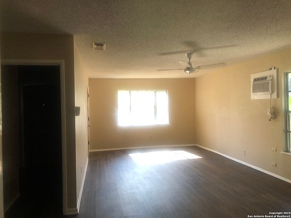 4th image of 511 Dorie St
