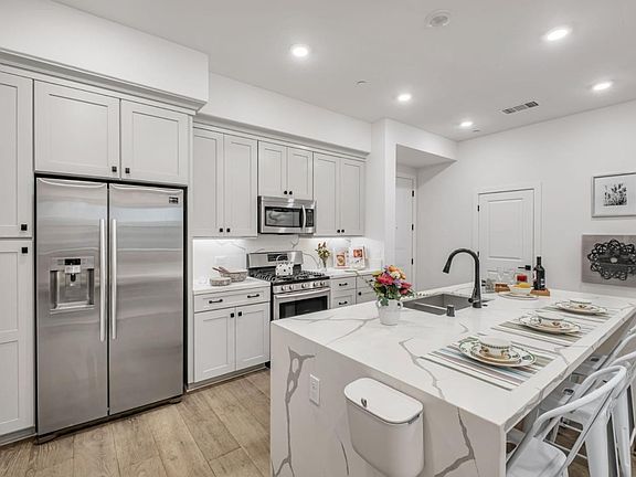 3rd image of 1000 Berryessa Ln #211