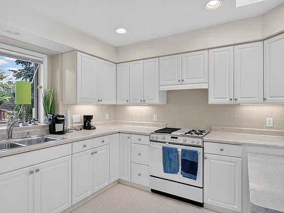 4th image of 2737 Windepoint COURT #B