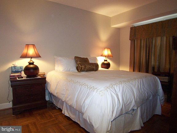 3rd image of 1205 N Pitt St APT 1A