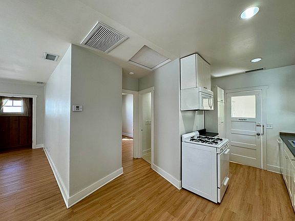 3rd image of 697 & 701 Mira Monte Pl