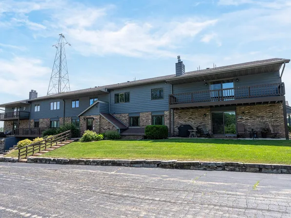 2490 Stroebe Island Dr, Appleton, WI 54914