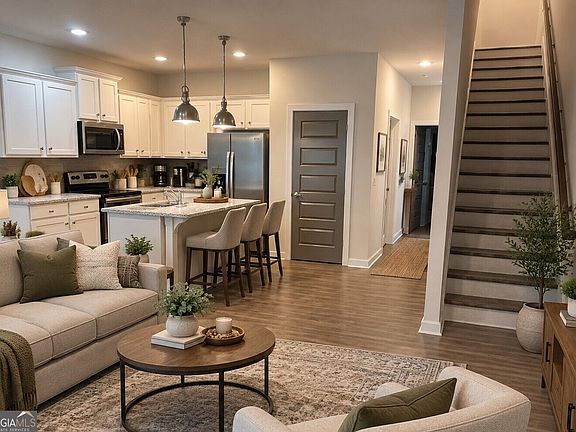 5th image of 365 Lorien Way