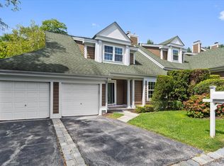 2 Winterberry Ln #2, Briarcliff Manor, NY 10510