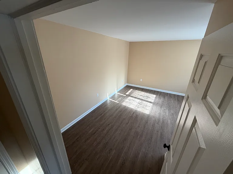 609 Clement St — Photo 4