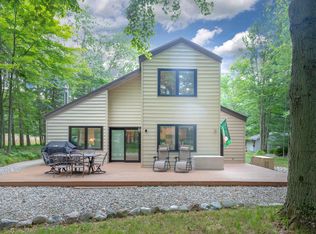 9890 Center Ln, Stanwood, MI 49346