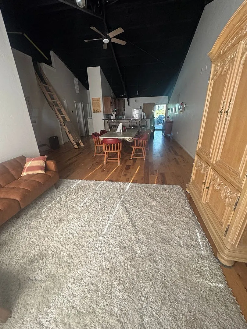Spacious 3BR Condo in Cookson — Photo 3