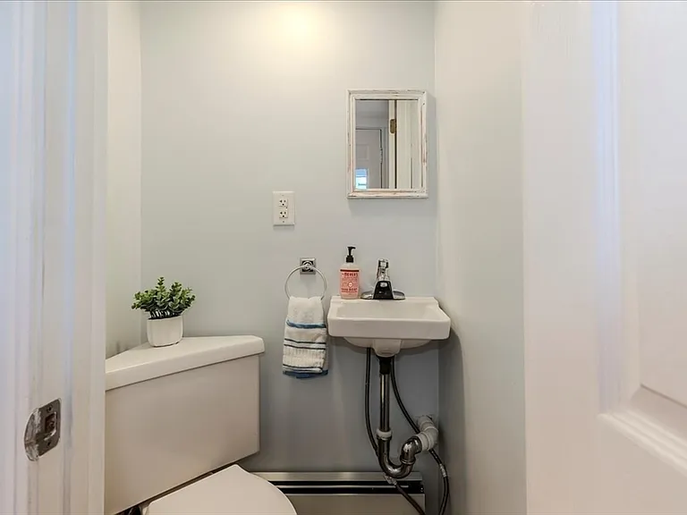 37 Sanborn Ave #SF — Photo 16