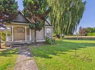 1124 E Main St, Everson, WA 98247