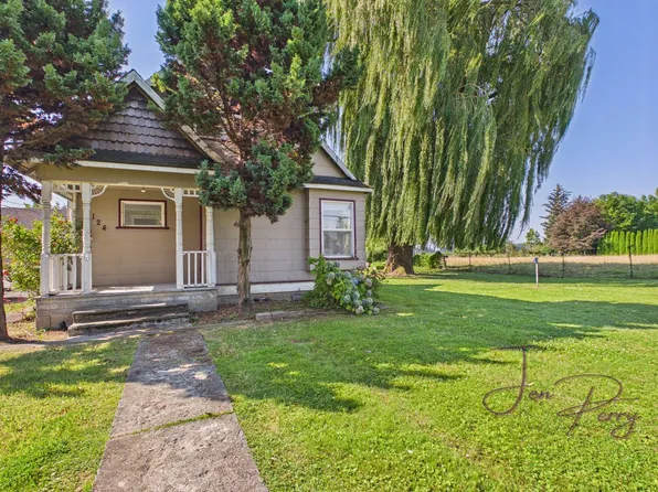 1124 E Main St, Everson, WA 98247