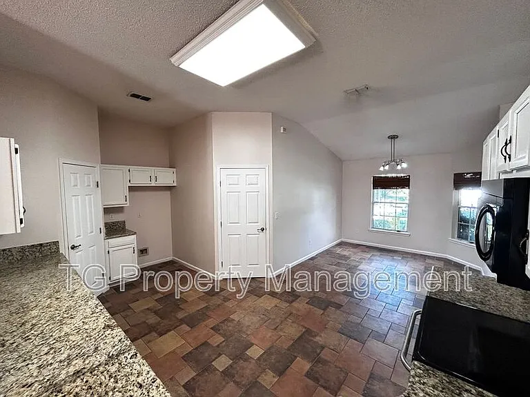 1449 Blue Heron Ln E — Photo 23