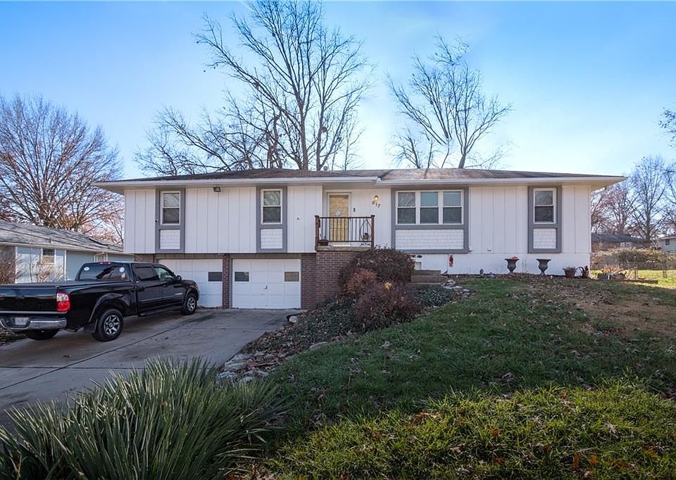 1st image of 817 SE 13th St