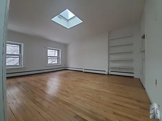 Rented by Skyline Group Real Estate | media 2