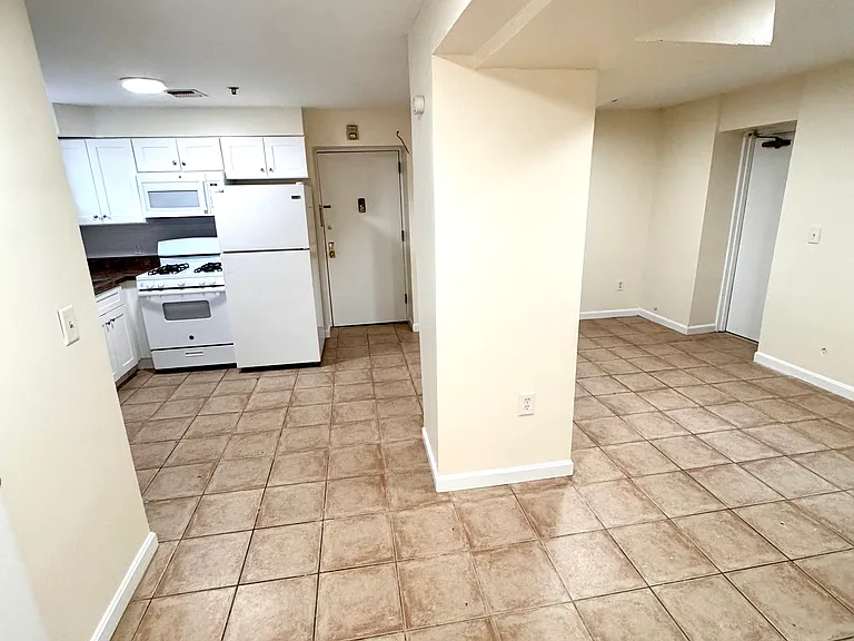 64 Park St #B — Photo 3