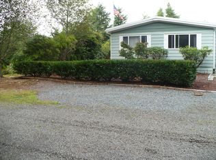 933 S Dolphin St, Rockaway Beach, OR 97136