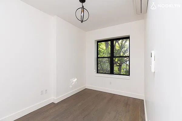 Rented by Nooklyn NYC LLC | media 19