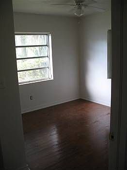 3rd image of 437 Grant Ave
