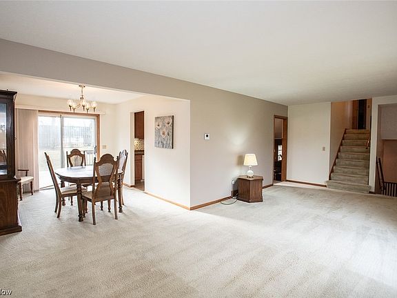 5th image of 18291 Meadow Ln