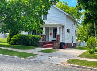 1330 S 8th St, Manitowoc, WI 54220