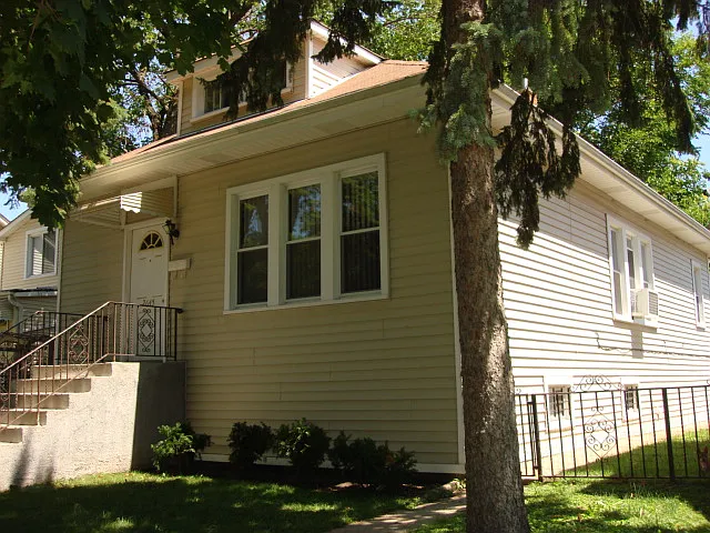 2645 N Rutherford Ave photo 1