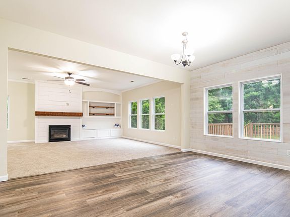 4th image of 9268 Stratford Woods Trl