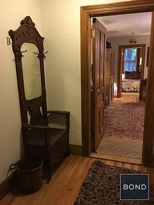 Rented by Bond New York | media 80