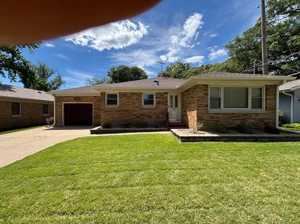2005 8th St, East Moline, IL 61244