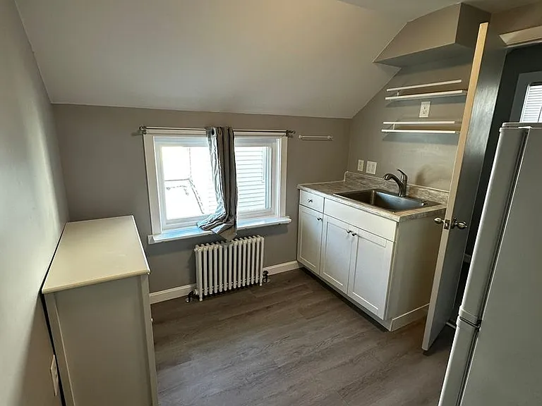 176 Park St — Photo 8