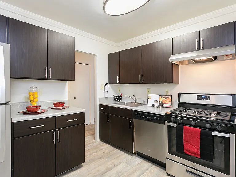Annapolis Roads Apartments — Photo 18