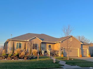 216 Kisiwa Village Rd, Hutchinson, KS 67502