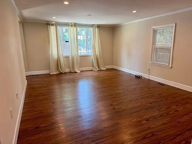 3435 S Temple Ave — Photo 5