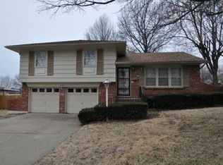 3724 S Greenwich Ln, Independence, MO 64055