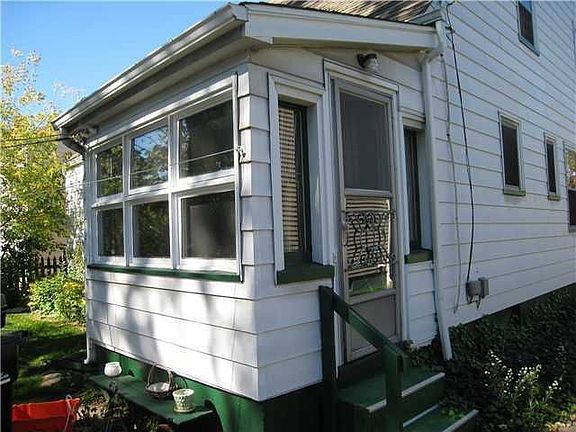 4th image of 1705 Colvin Blvd