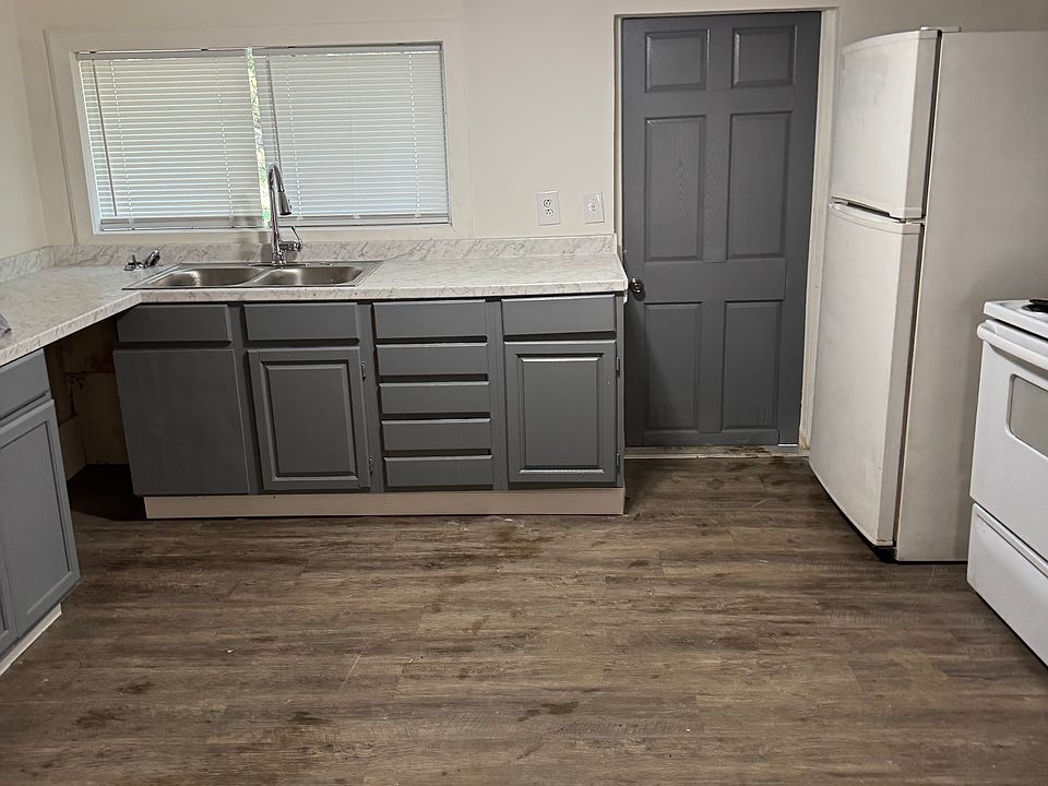 2nd image of 565 Moran Summit Rd
