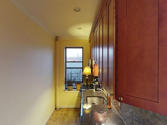 5th image of 531 E Lincoln Ave APT 7Q