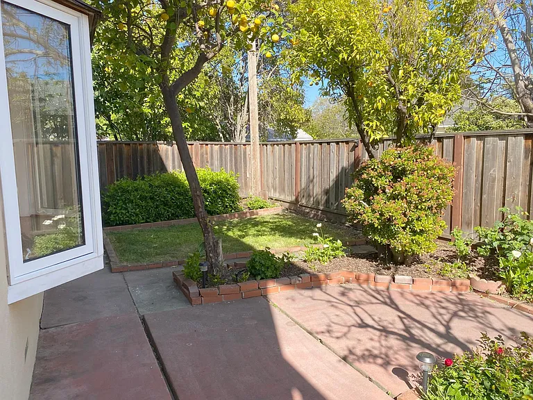 969 E Grant Pl — Photo 12